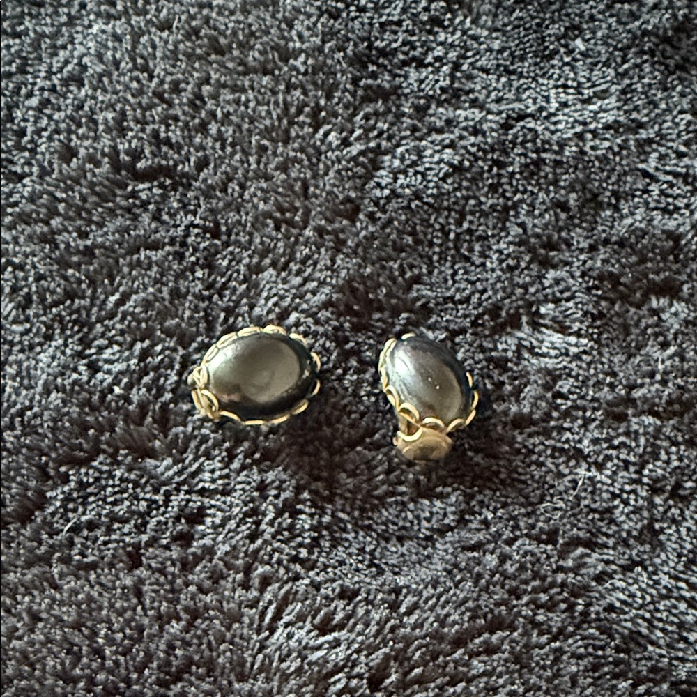 Elegant Gold and Black Women's Earrings